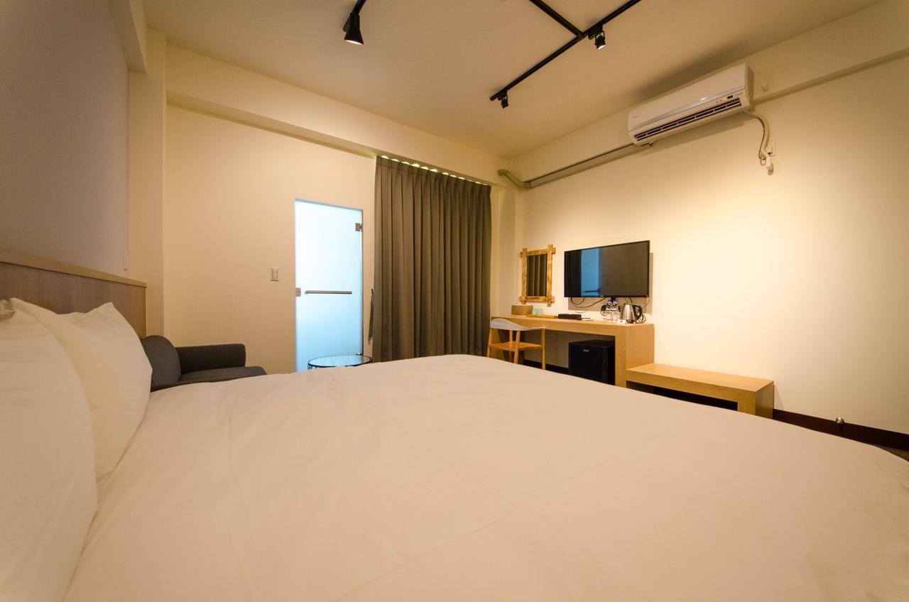 安平宜居包棟 Ktv 民宿-依人數開放房型 Tainan Exterior photo